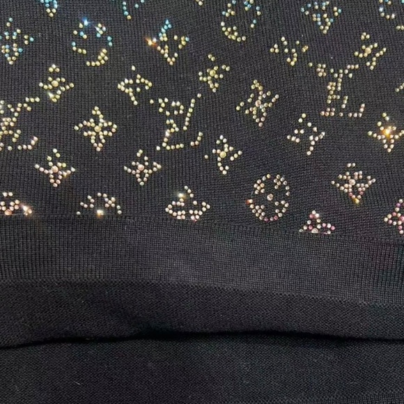 LE Louis Vuitton Monogram Gradient Embellished Crewneck Black XL - Picture 5 of 6